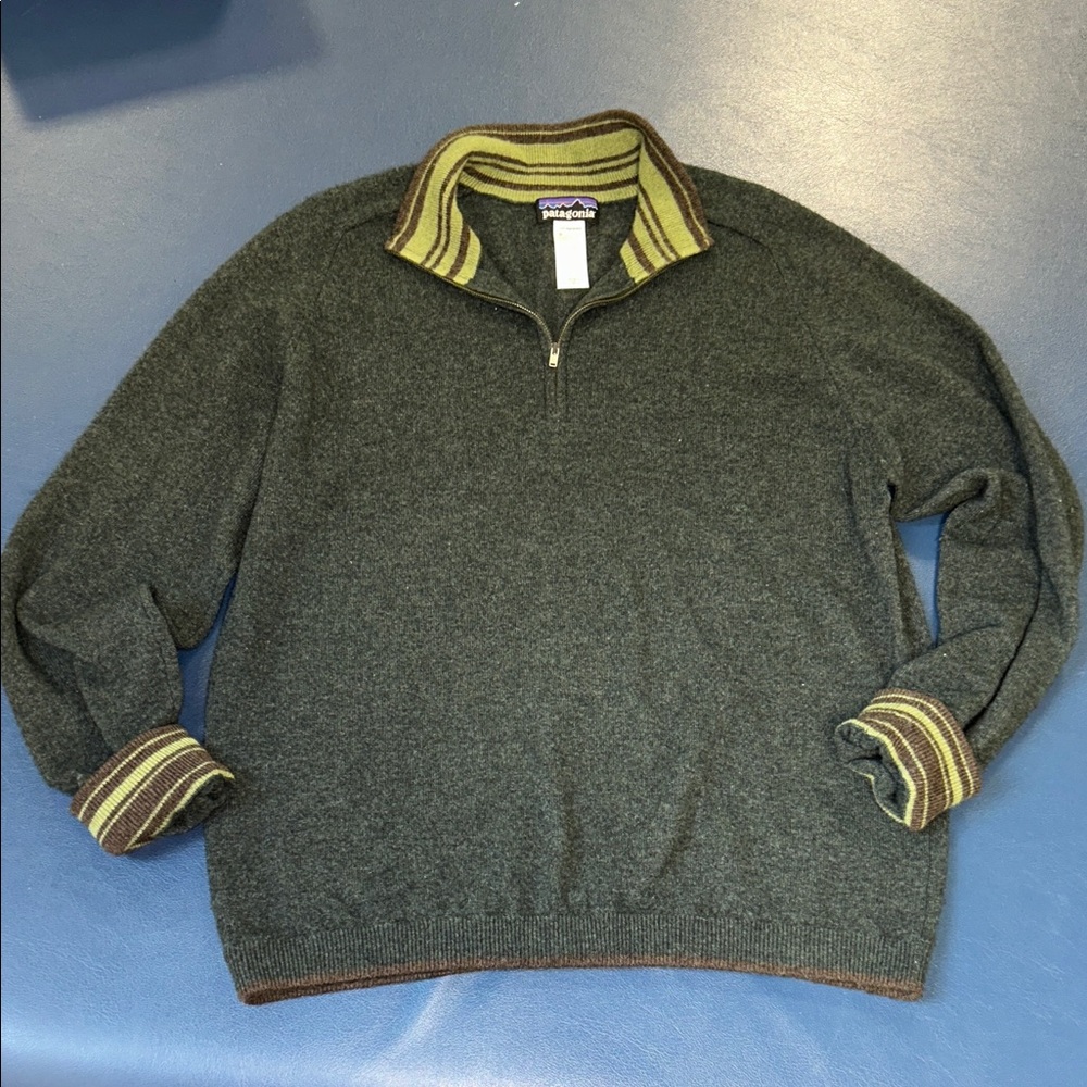 RARE! Patagonia sz M Men Dark olive 100% Cashmere 1/4 zip Sweater contrast cuff